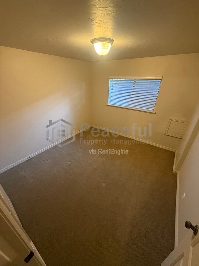 Building Photo - 5386 Emmeline Dr