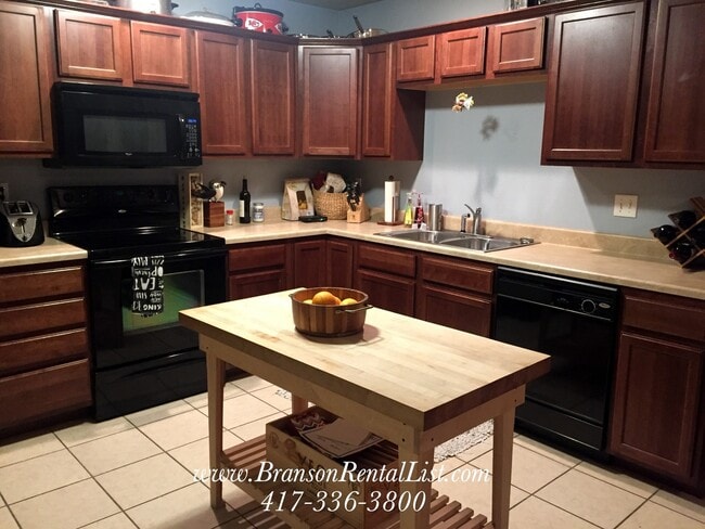 Building Photo - Now Pre-leasing for Mid-April