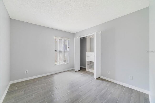 Building Photo - 2152 Rj Cir