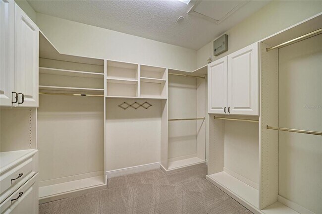 Building Photo - 7022 Dominion Ln