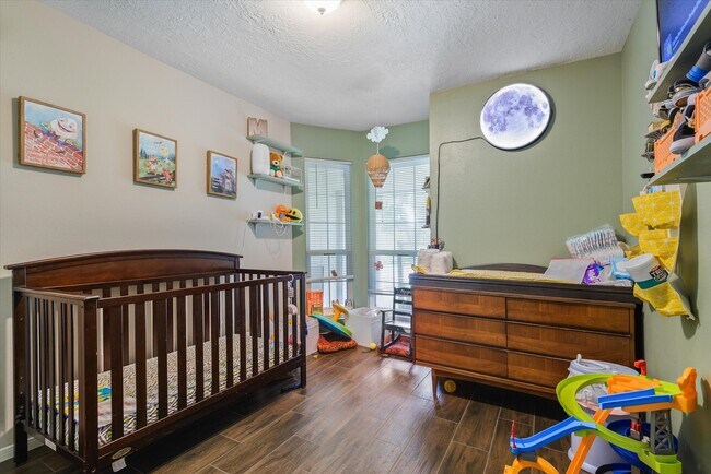 Building Photo - 4905 Woodway Ave