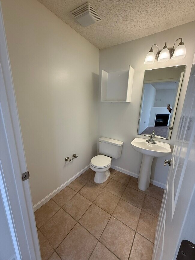 Building Photo - Adorable 1 Bed 1.5 Bath Condo in Brier Creek! 1st Floor! Sun Room! New Appliances!