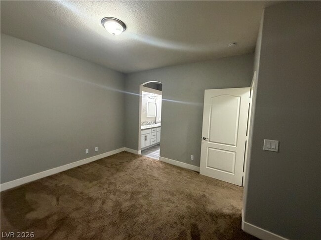 Building Photo - 1900 N Torrey Pines Dr