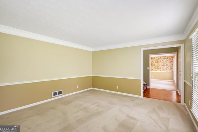 Building Photo - 217 S Sandy Creek Rd