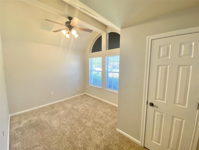 Building Photo - 16802 Gravesend Rd