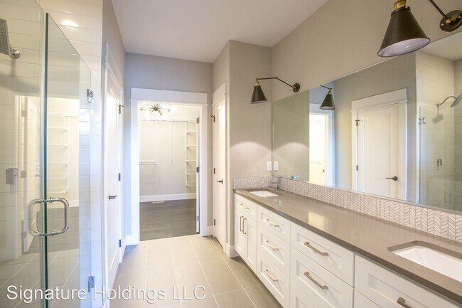 Building Photo - 4 br, 3 bath House - 314 E. Little Spokane...
