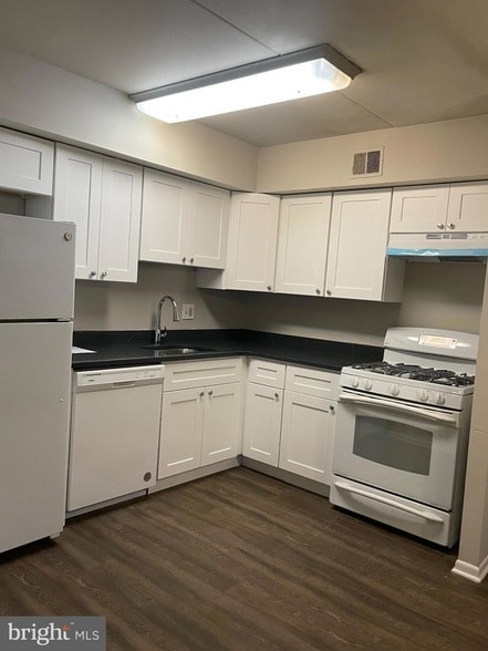 Building Photo - 202 Stony Way