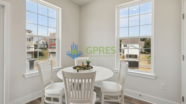Building Photo - Upscale 3BR Townhome with Study, 2-Car Garage & Modern Finishes in McCandless Square