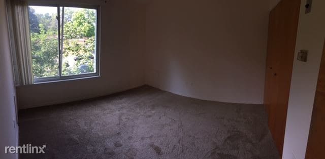 Building Photo - 306 Beakes St