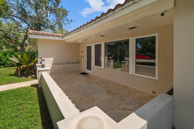 Building Photo - 2608 NE 12th St