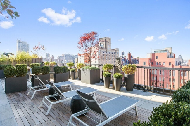 Building Photo - The Chelsea, 160 W 24th St
