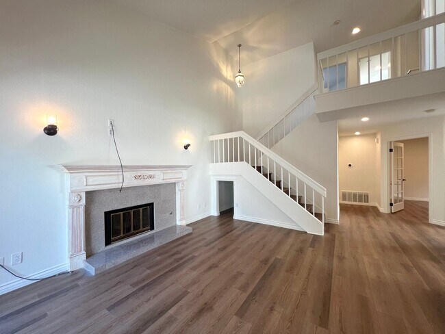 Building Photo - Beautiful Laguna Hills home located just m...