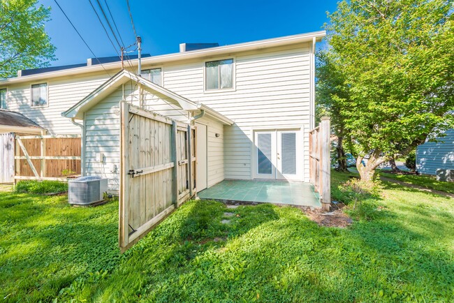 Building Photo - 114 Ladbrook Ln
