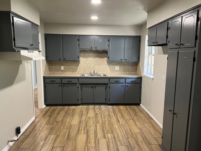Building Photo - Newly remodeled three bedroom home for Rent