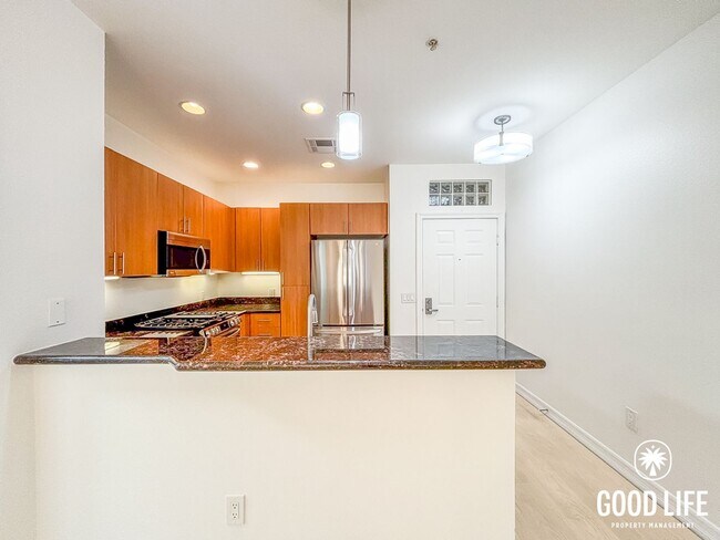 Building Photo - SD: Bright 2BD/2BA Condo in Downtown San Diego with Covered Balcony, Community Gym & In-Unit Laundry
