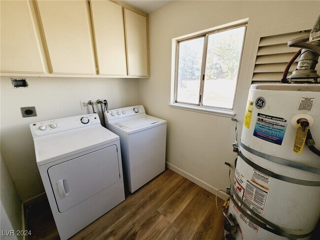 Building Photo - 3565 S Calmosa St