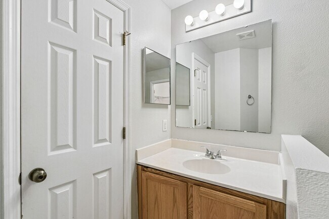 Building Photo - 3430 Arabesque Dr
