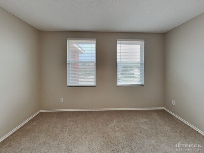 Building Photo - 5305 Riverflat Ct