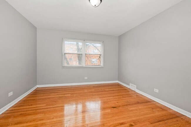 Interior Photo - 7770-78  S South Shore Drive Chicago, IL 60649