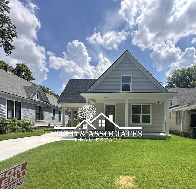Primary Photo - Newly Built Property with Convenient Midto...