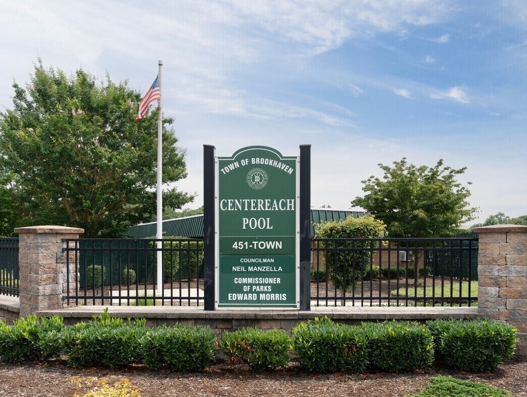 Centereach pool - 2 Walnut St