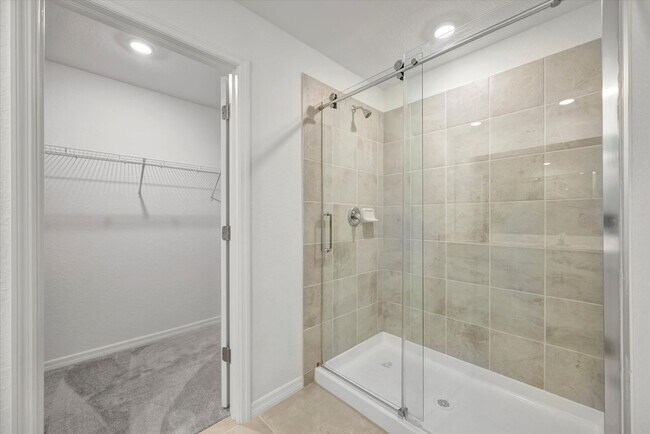 Building Photo - Lakewood Ranch Newer Build - 5 Bedroom Hom...