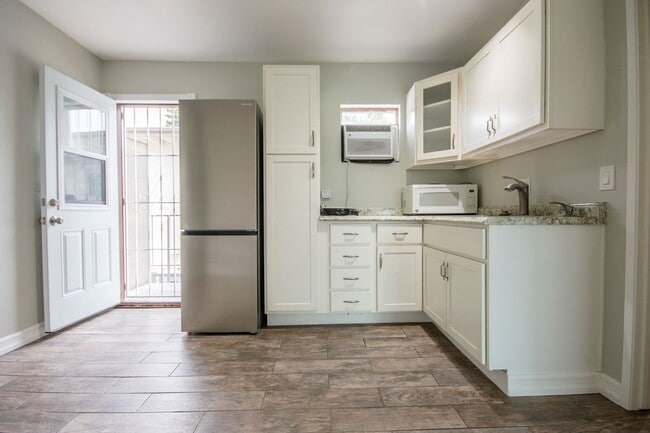 Building Photo - Charming All-Inclusive 1BR with Resort-Style Amenities