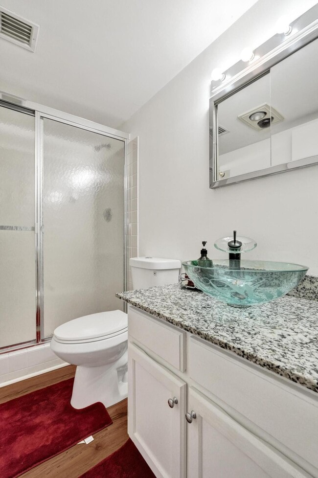 Building Photo - 9840 Pineapple Tree Dr