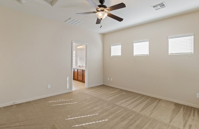 Building Photo - Gorgeous 4 Bedroom Home in Phoenix!