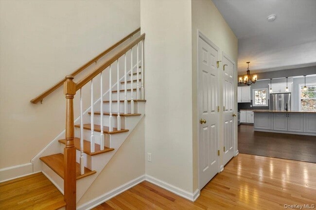 Building Photo - 135 N River Dr