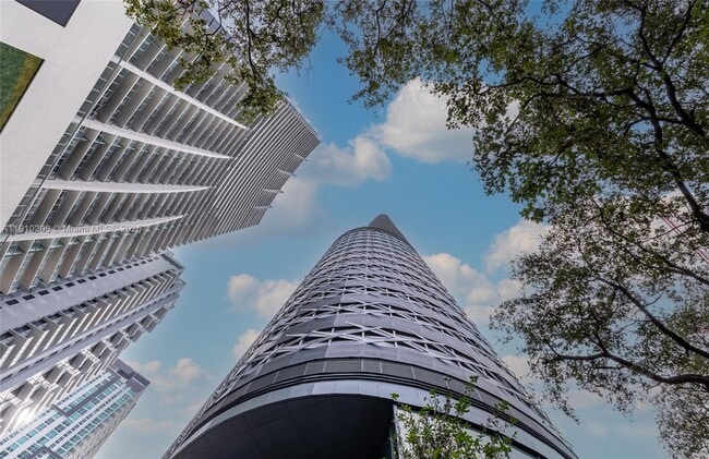 Building Photo - 1000 Brickell Plaza