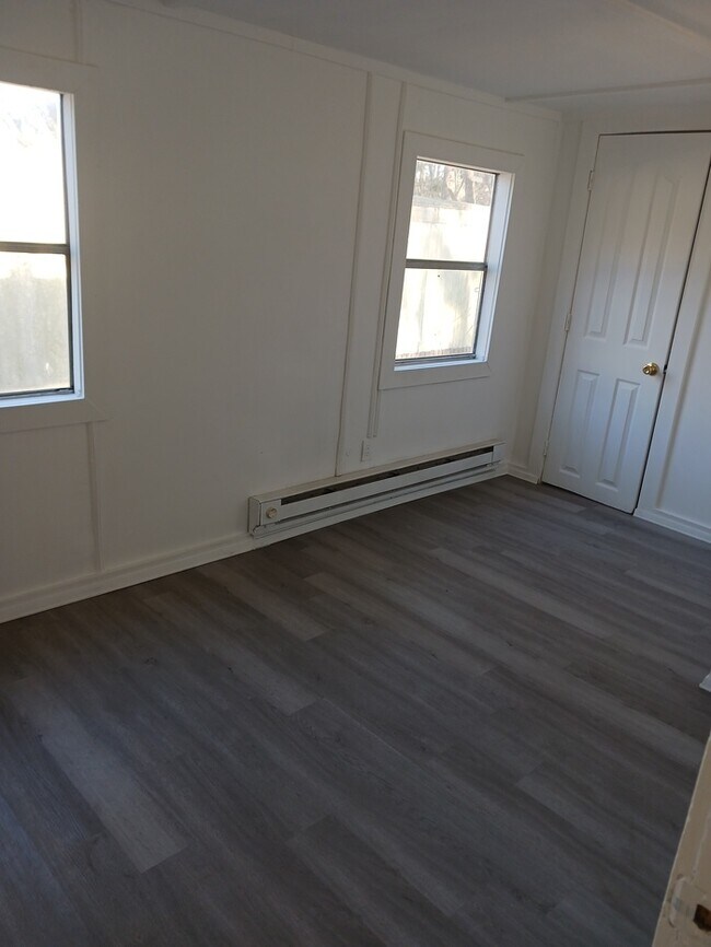 Building Photo - 1543 Fleetwood Dr