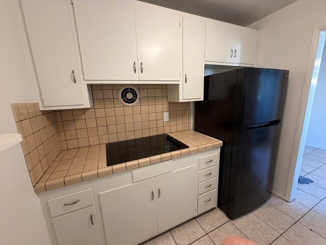 Building Photo - 618 Clubhouse Ave