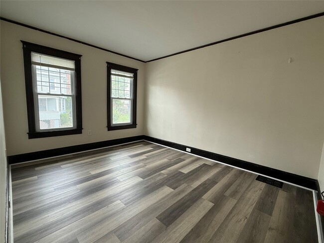 Building Photo - 26 Linden Ave