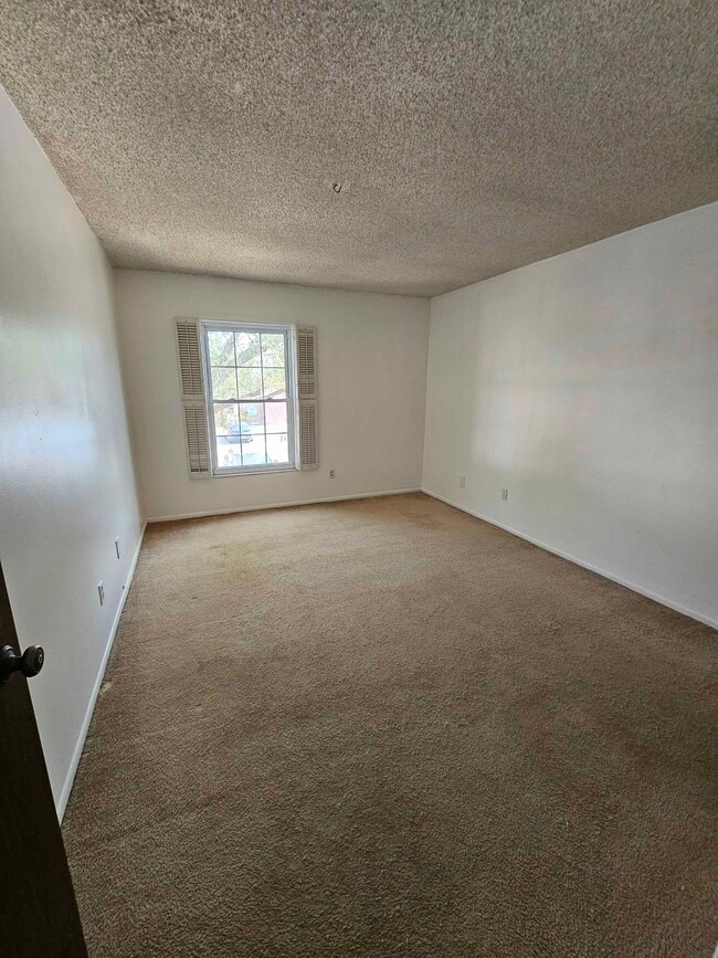 Building Photo - 8490-8413 13th St N