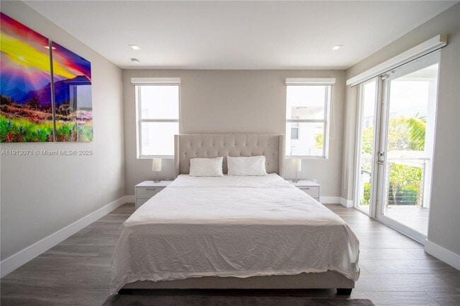 Building Photo - 3651 SW 26th St