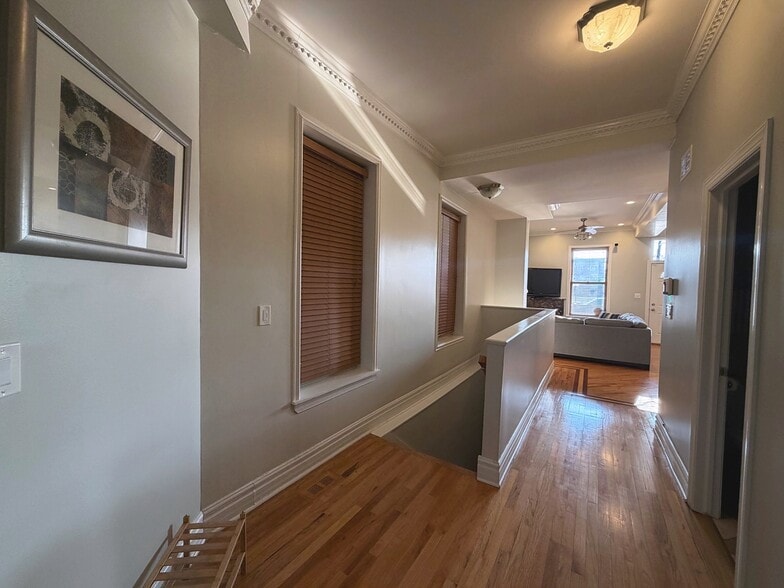 Building Photo - 4852 S Prairie Ave