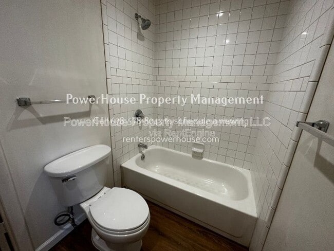 Building Photo - 504 Oakwood Ct