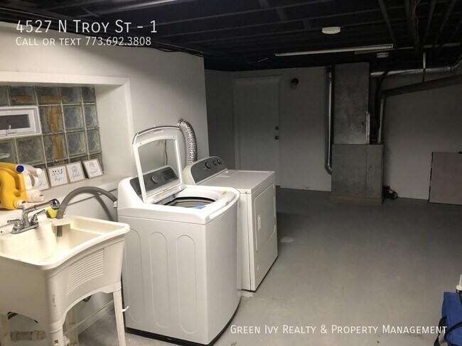 Building Photo - 4527 N Troy St