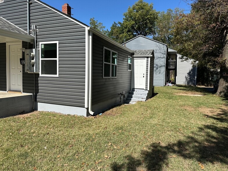 Building Photo - 451 W Lombard St