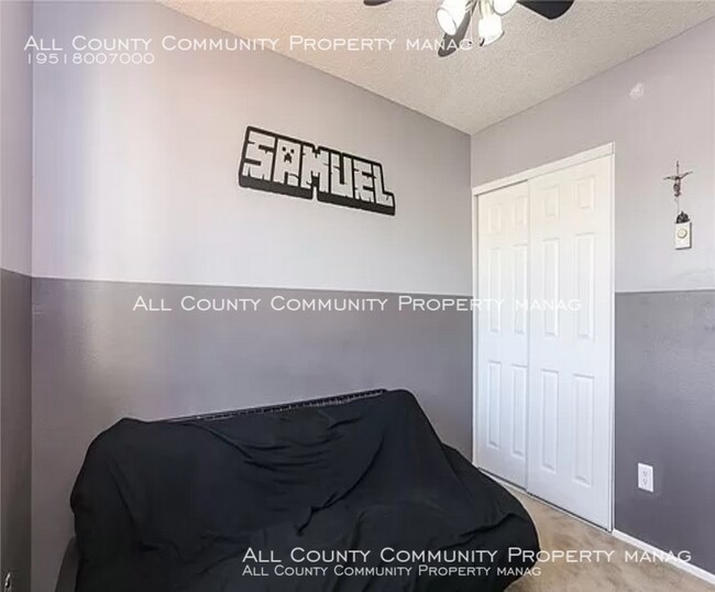 Building Photo - Beautiful 3 bedroom 1.5 bath Townhouse