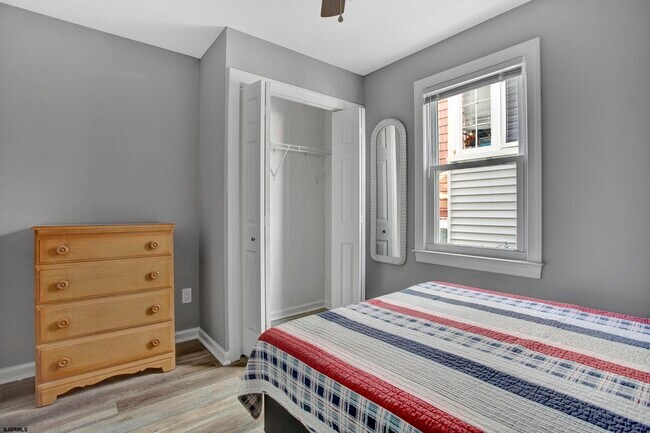 Building Photo - 13 N Victoria Ave