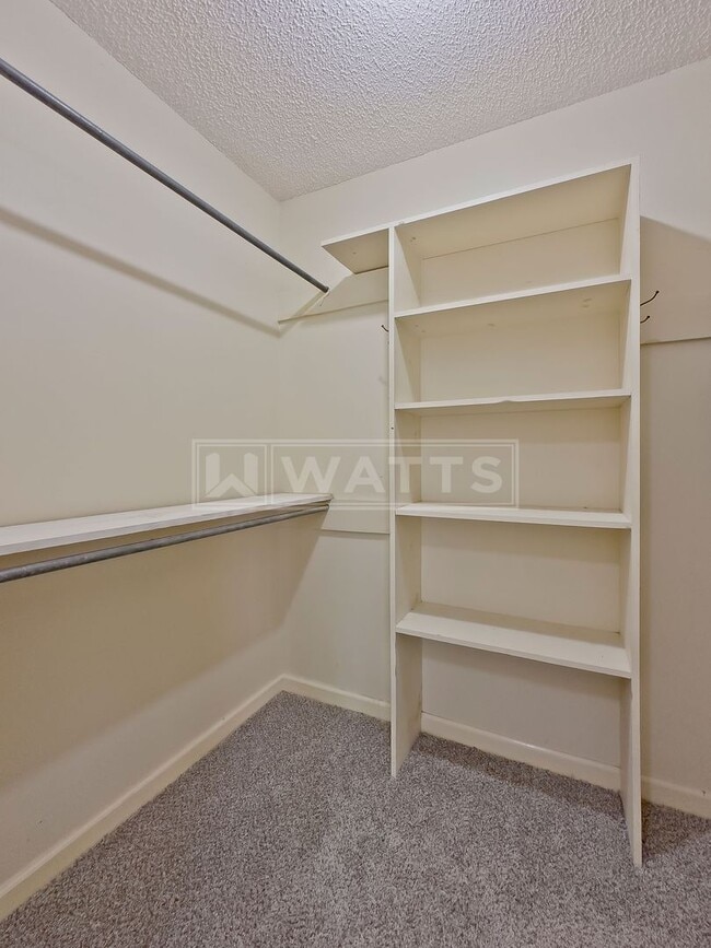 Building Photo - 3314 Sunniroc Cir