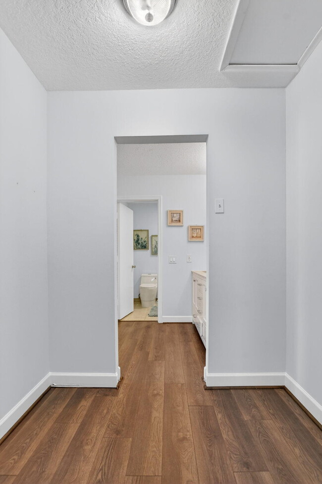 Building Photo - 21911 Cypress Dr