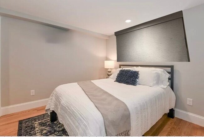 Building Photo - 64 O St