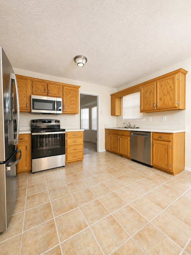 Building Photo - 228 Solomon Dr
