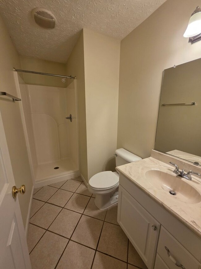 Building Photo - 345 Farina Dr