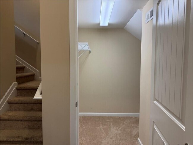 Building Photo - 3487 New Fawn Ln