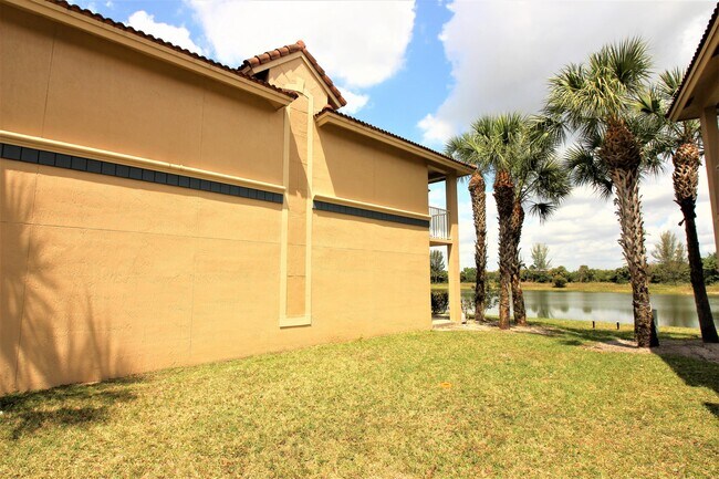 Building Photo - 1145 Golden Lakes Blvd