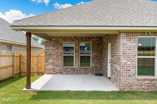Building Photo - Beautiful 3 bedrooms 2 bathrooms